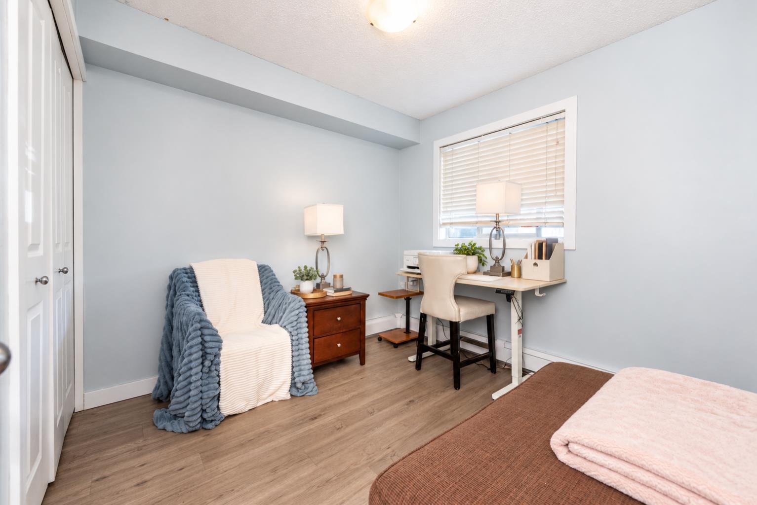 8112, 403 Mackenzie Way SW