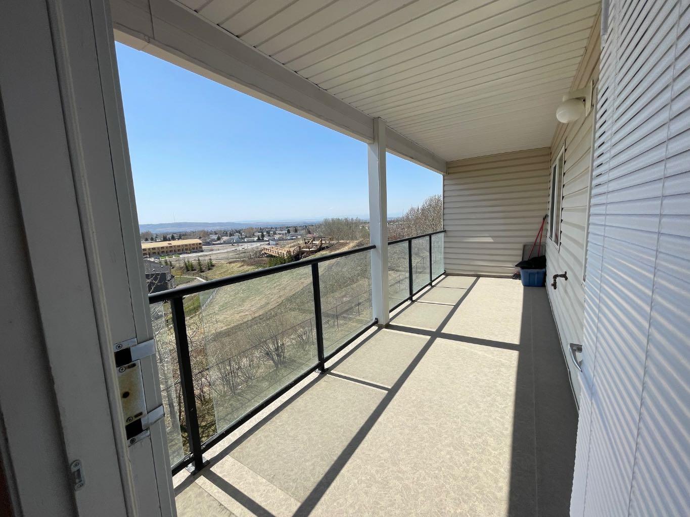 1204, 950 Arbour Lake Road NW