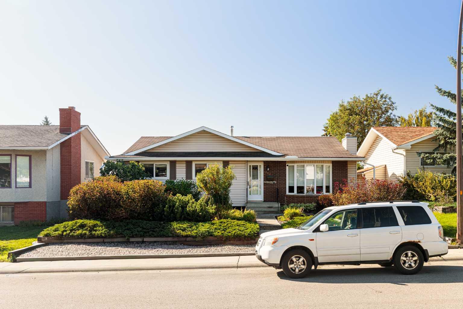 346 Rundleview Drive NE