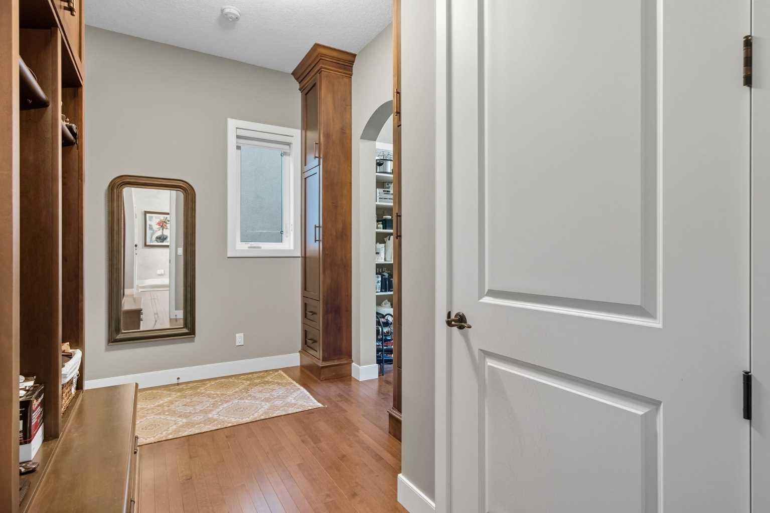 41 Evergreen Mount SW