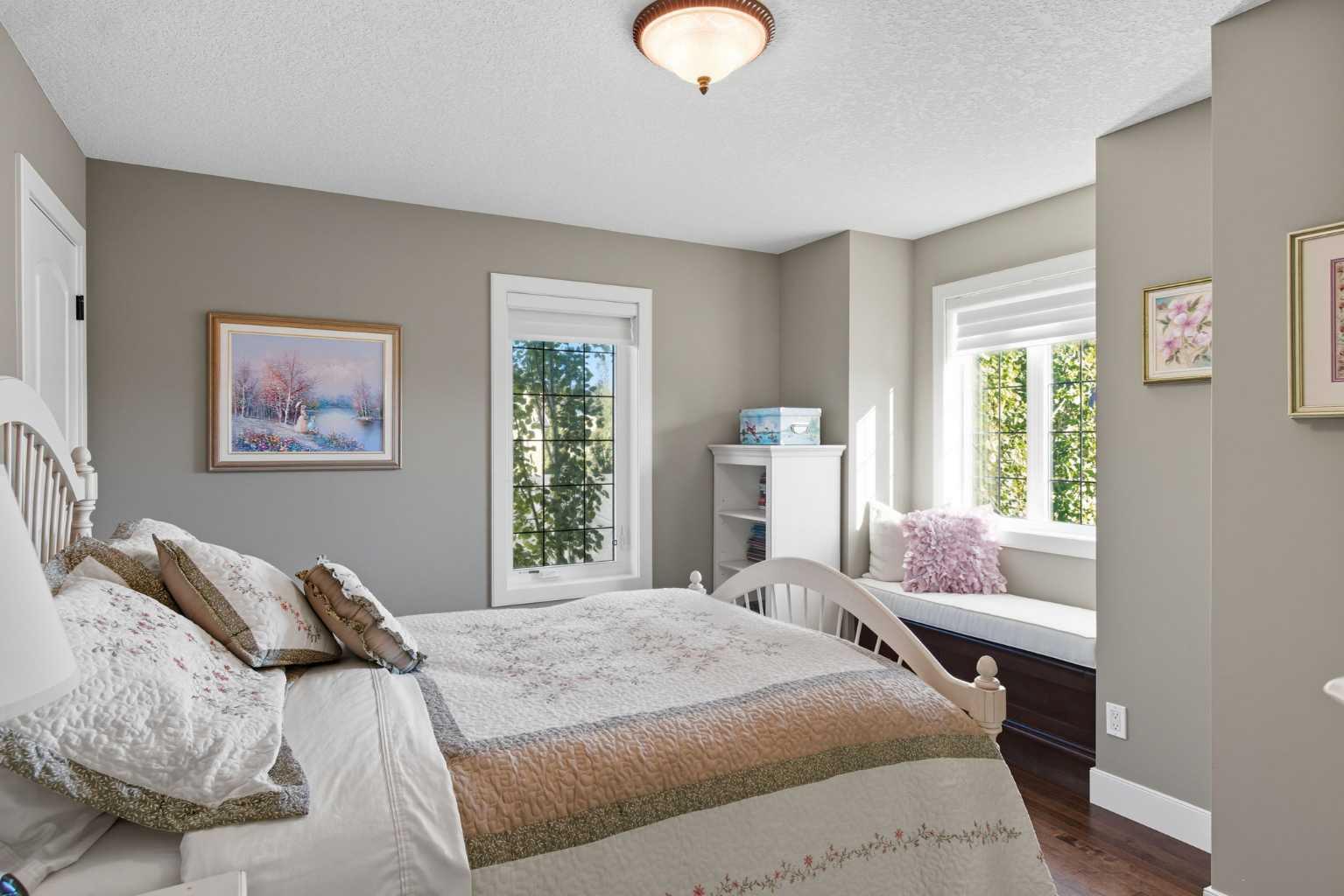 41 Evergreen Mount SW