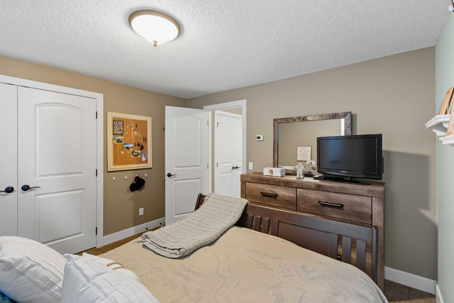 41 Evergreen Mount SW