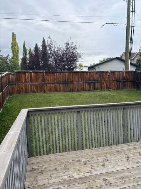 140 Tuscany Ridge View NW