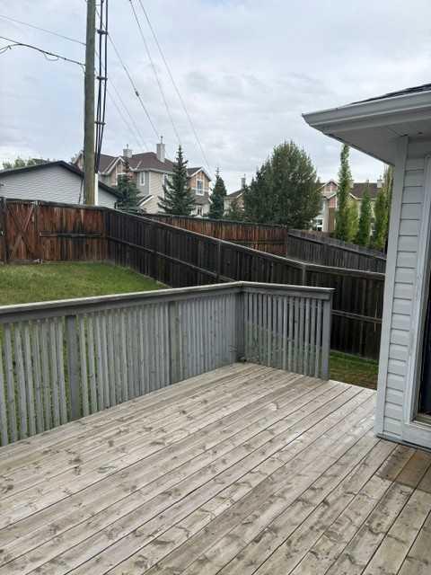 140 Tuscany Ridge View NW