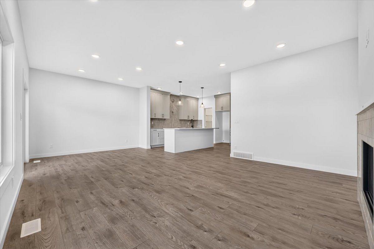 156 Emberside Hollow 