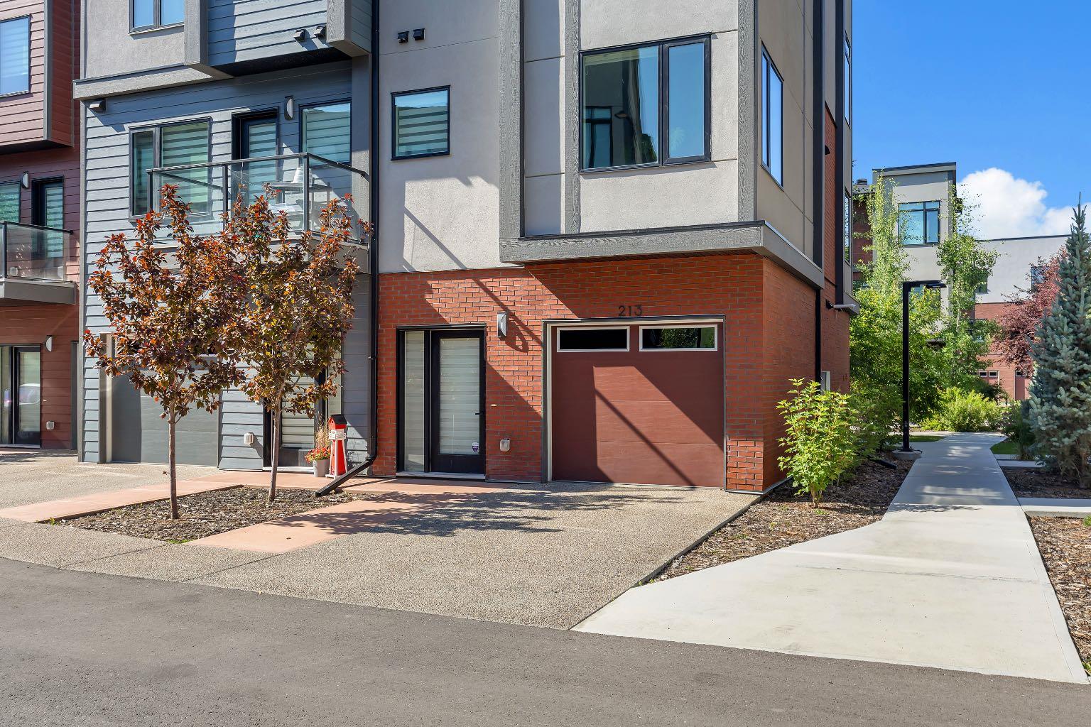 213 Greenbriar Common NW