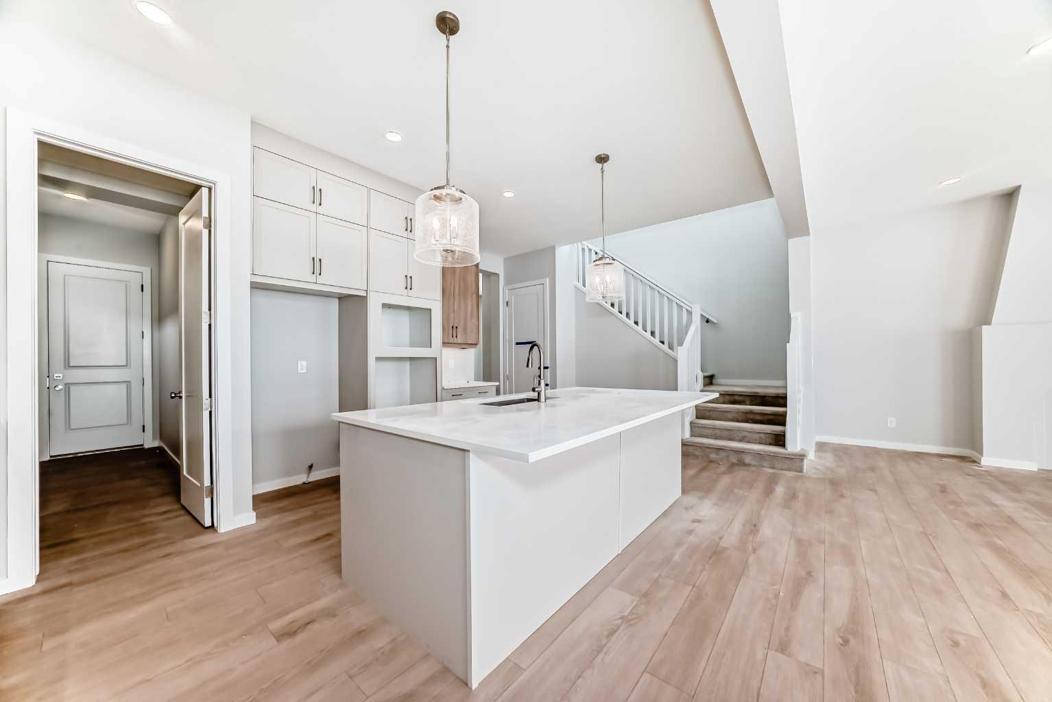 203 Langwell Common SE