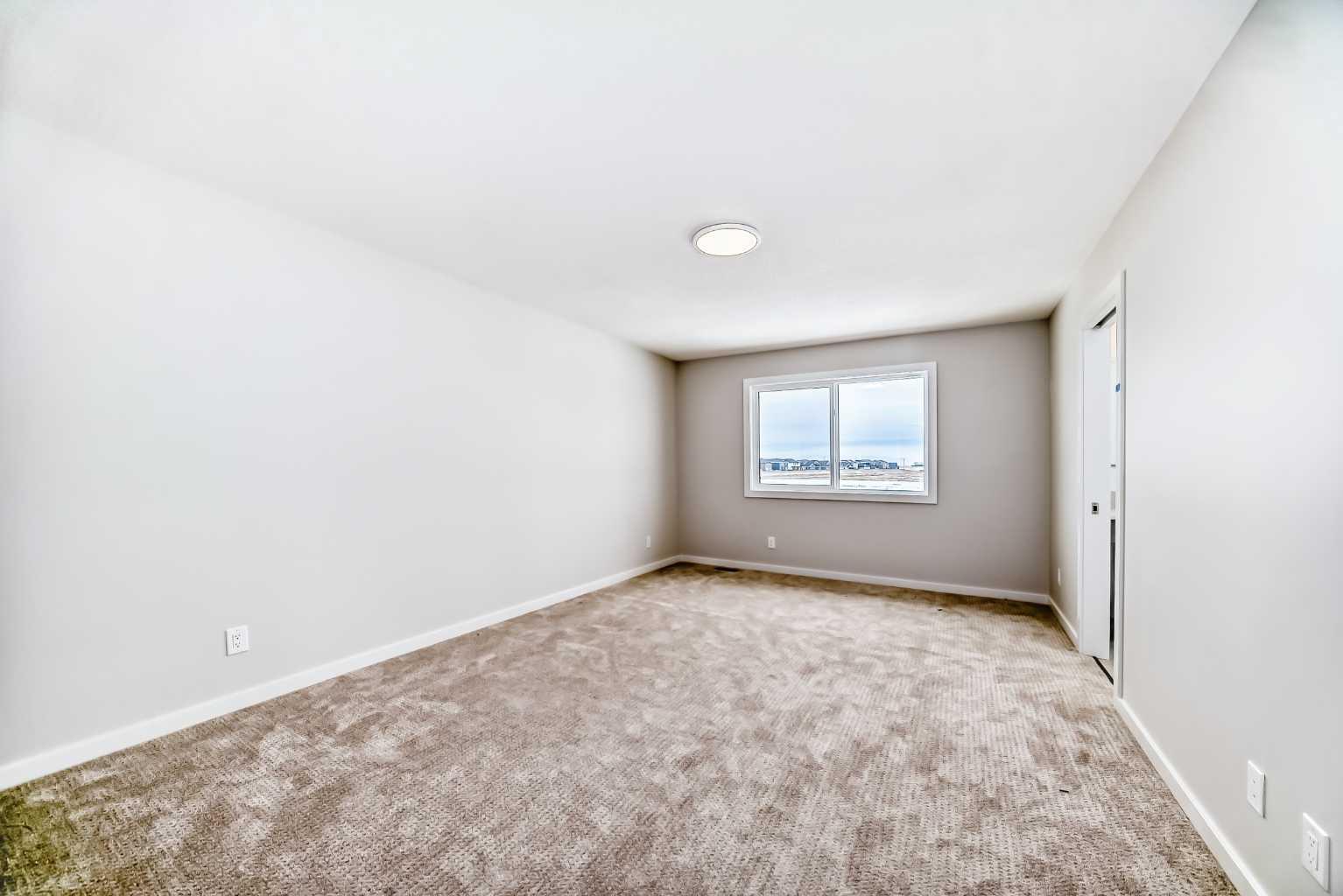 203 Langwell Common SE