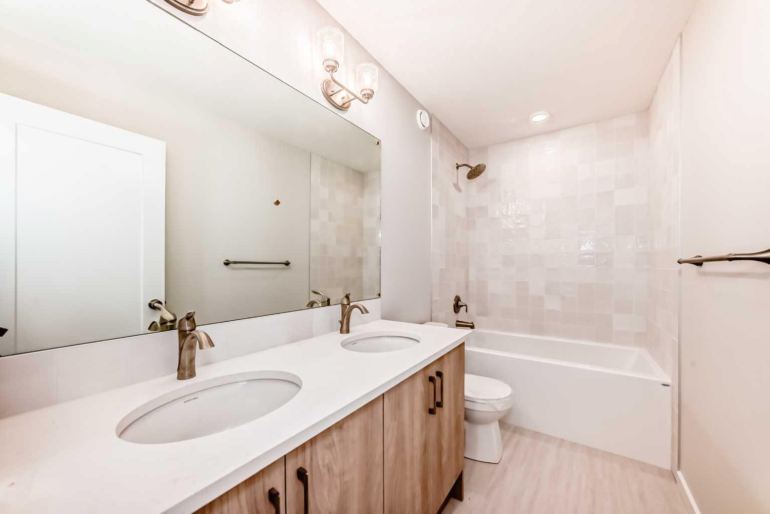 203 Langwell Common SE