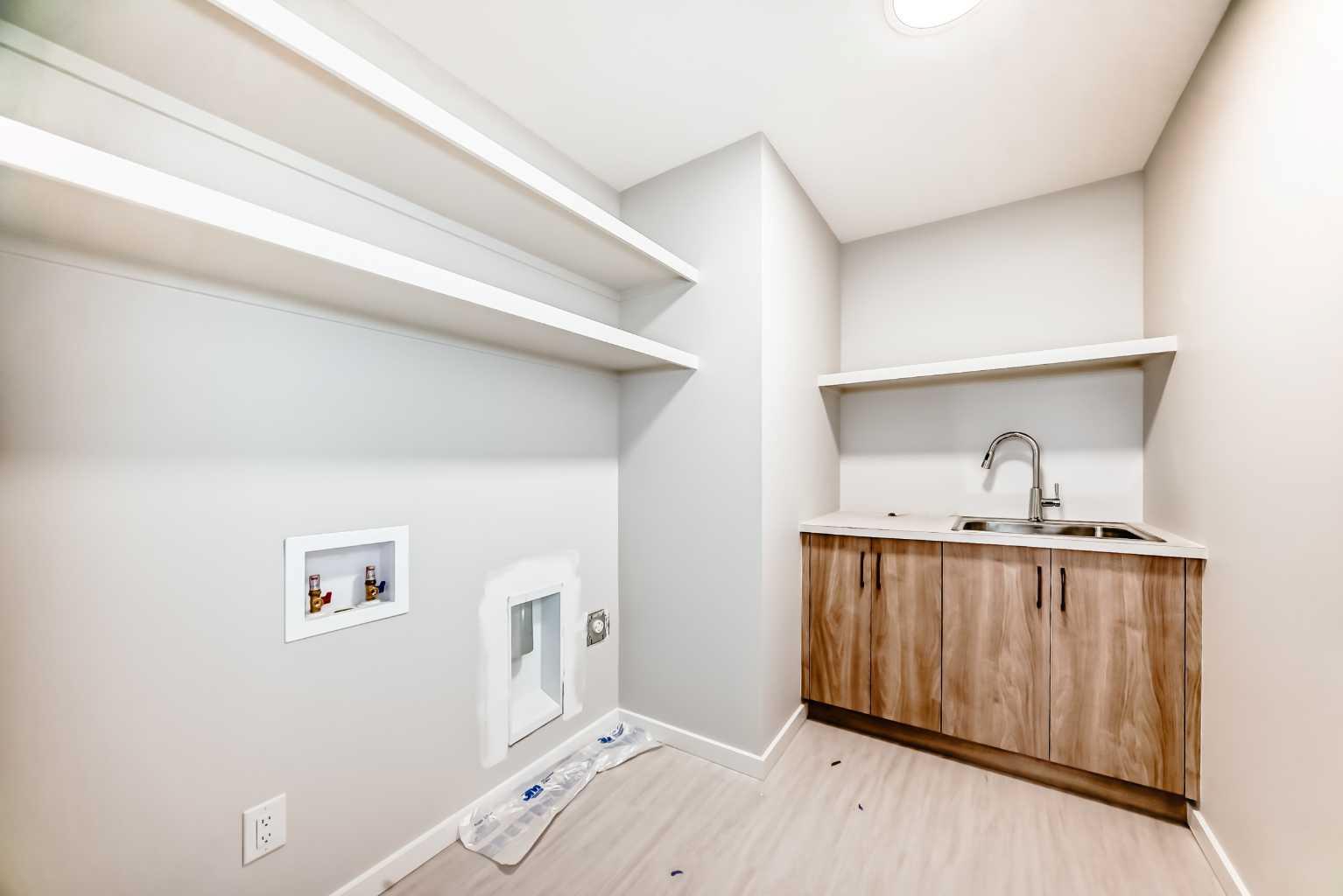 203 Langwell Common SE