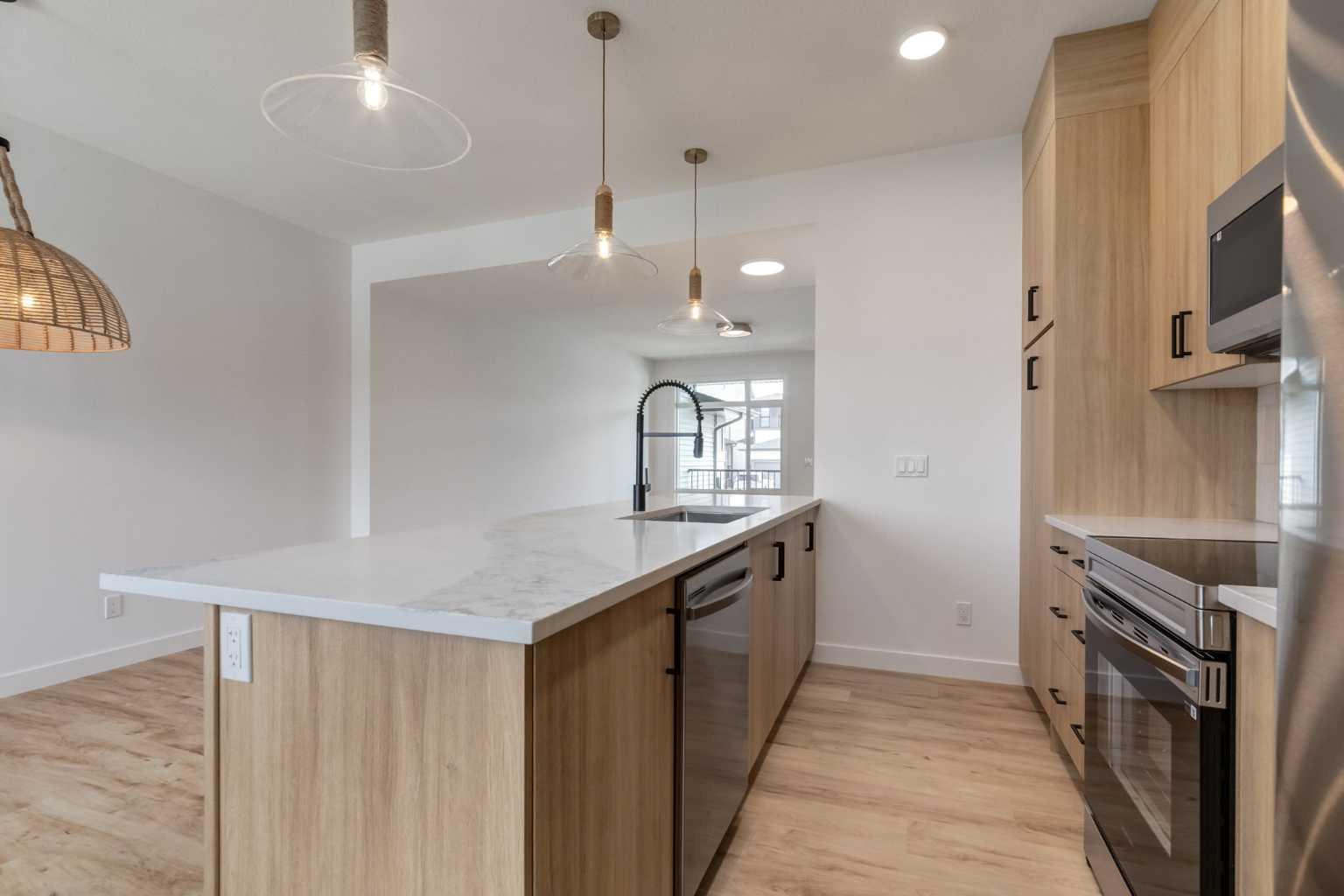 2401 Creeker Lane 