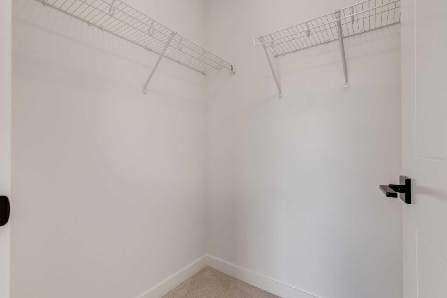 2401 Creeker Lane 
