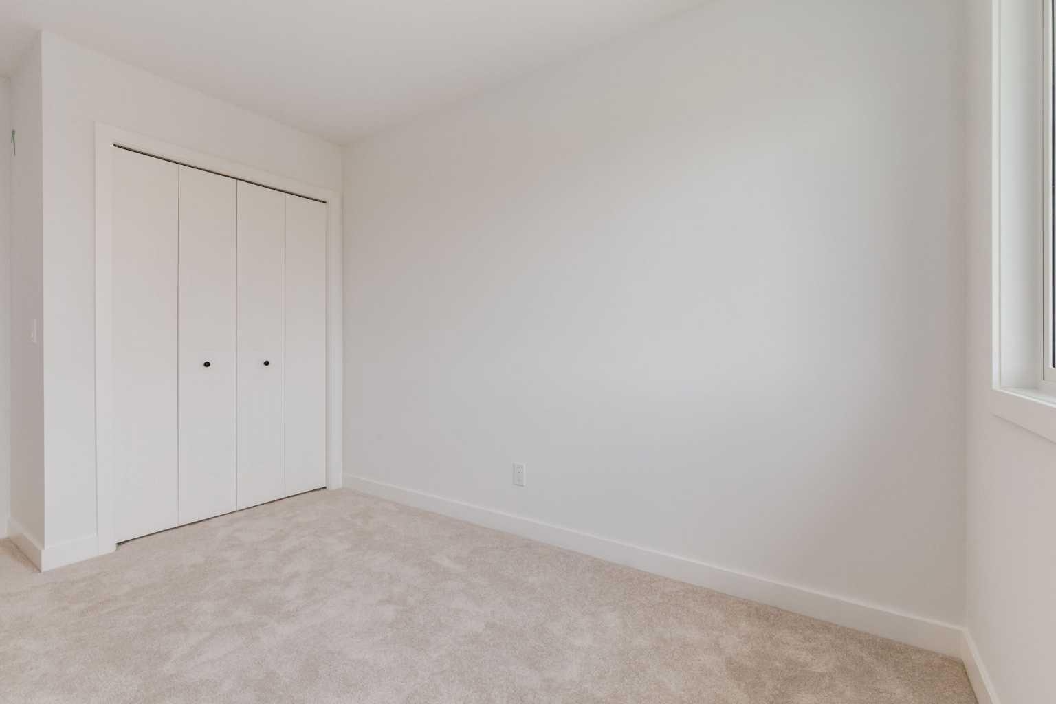 2401 Creeker Lane 