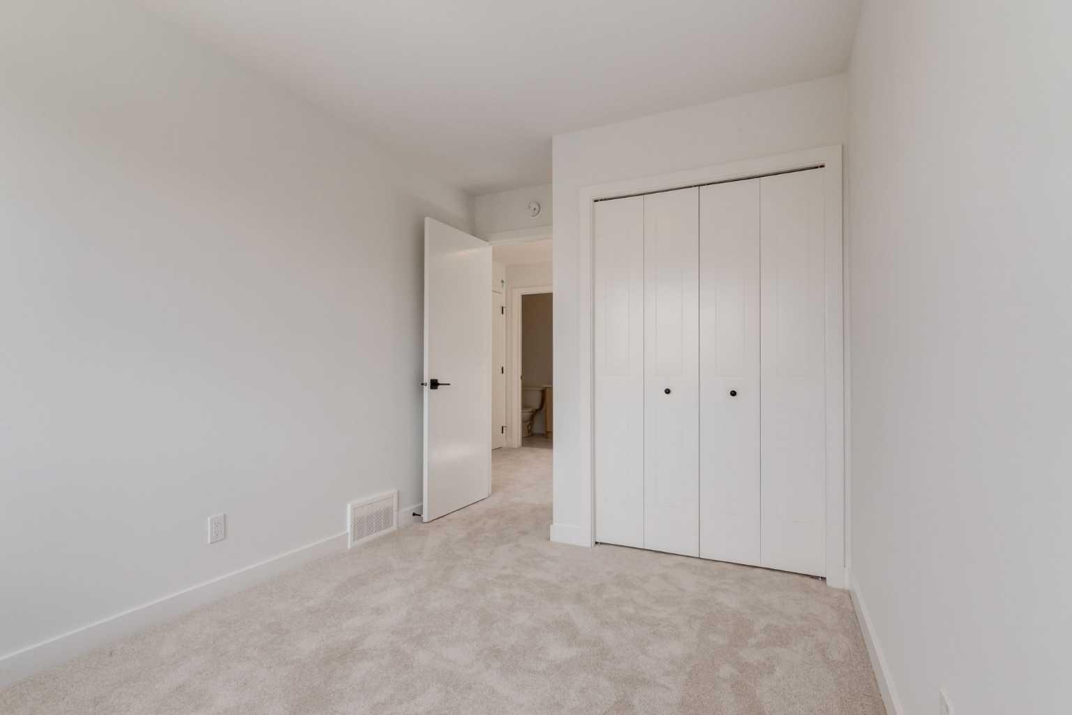 2401 Creeker Lane 