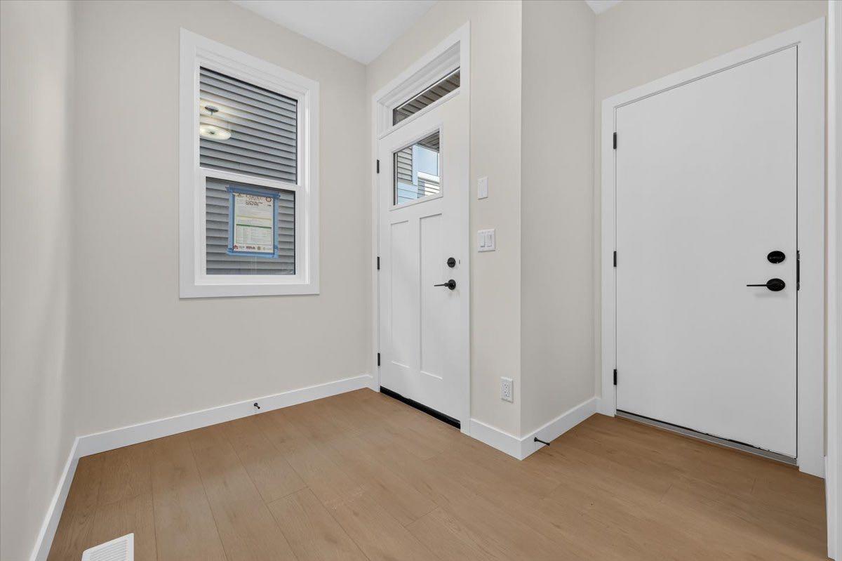 13 Emberside Grove 