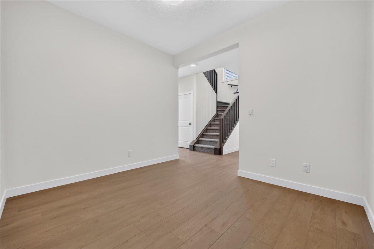 13 Emberside Grove 