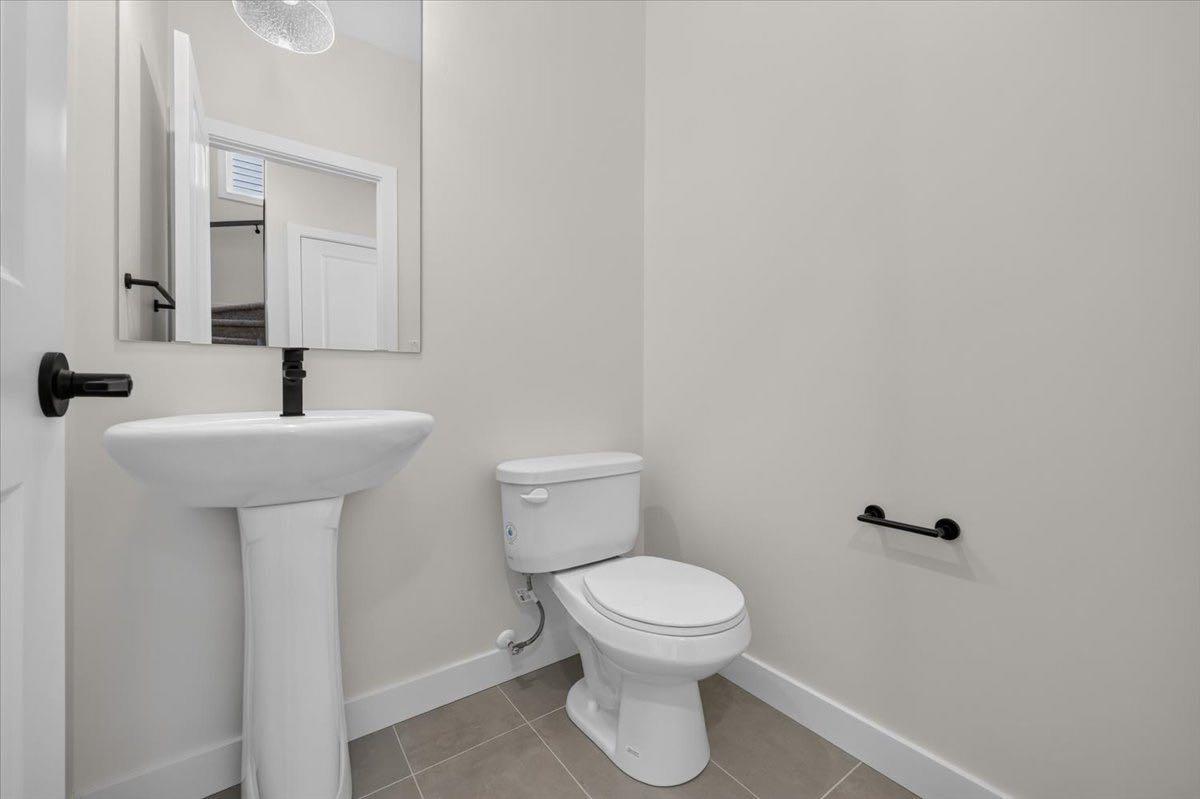 13 Emberside Grove 