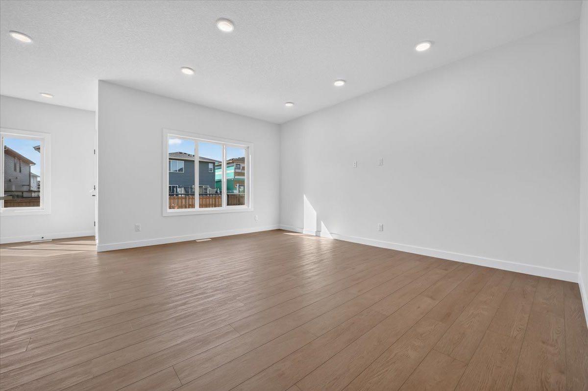 13 Emberside Grove 