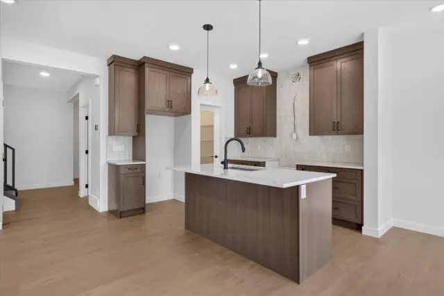 13 Emberside Grove 