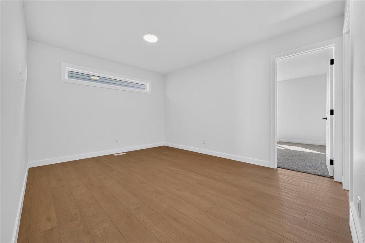 13 Emberside Grove 