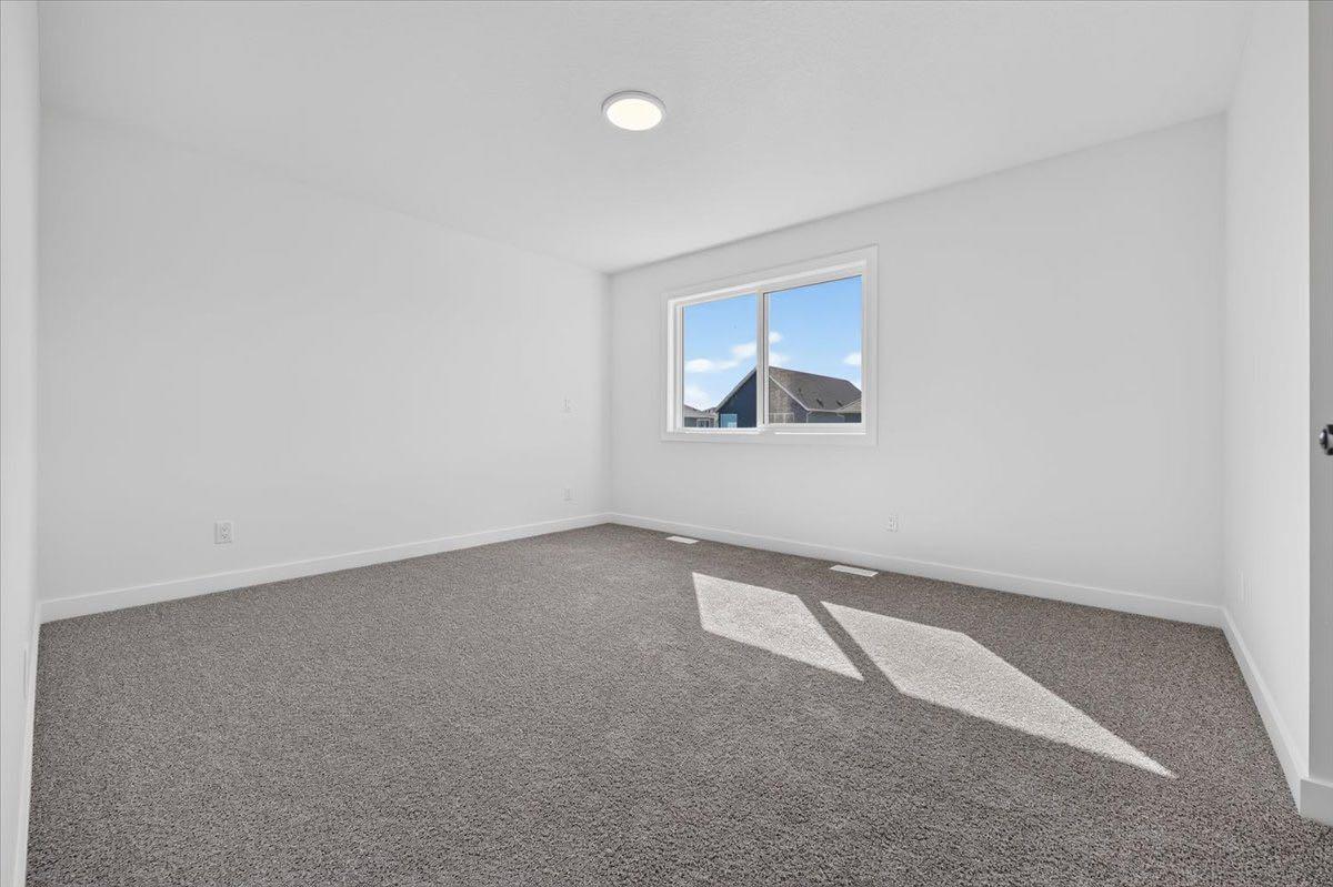 13 Emberside Grove 