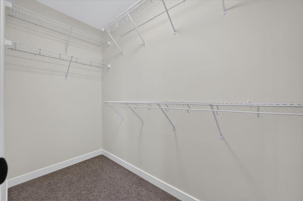 13 Emberside Grove 
