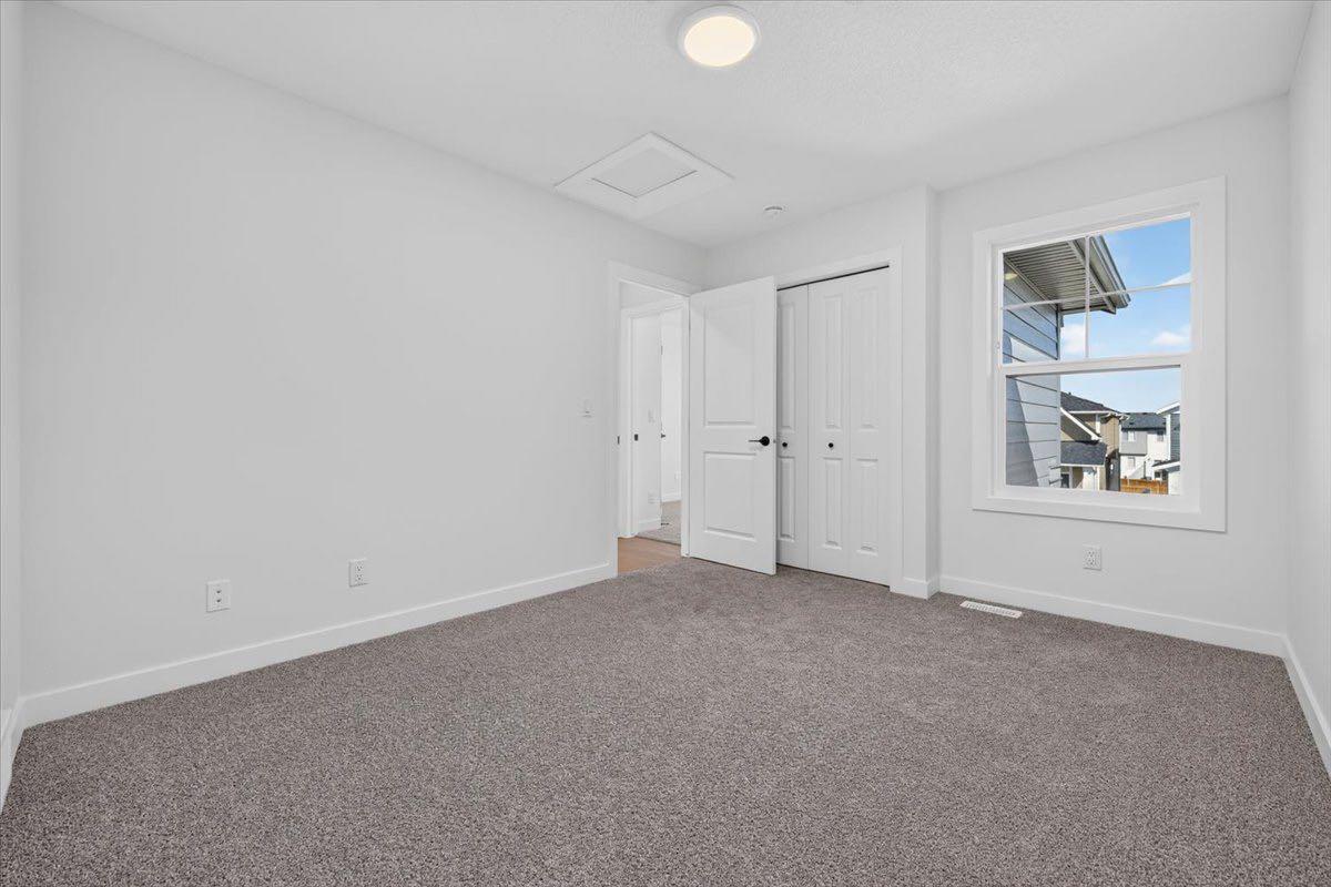 13 Emberside Grove 