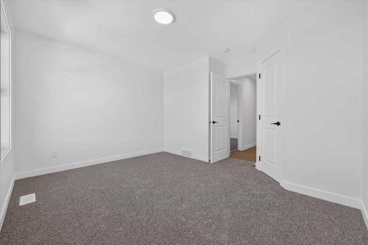 13 Emberside Grove 
