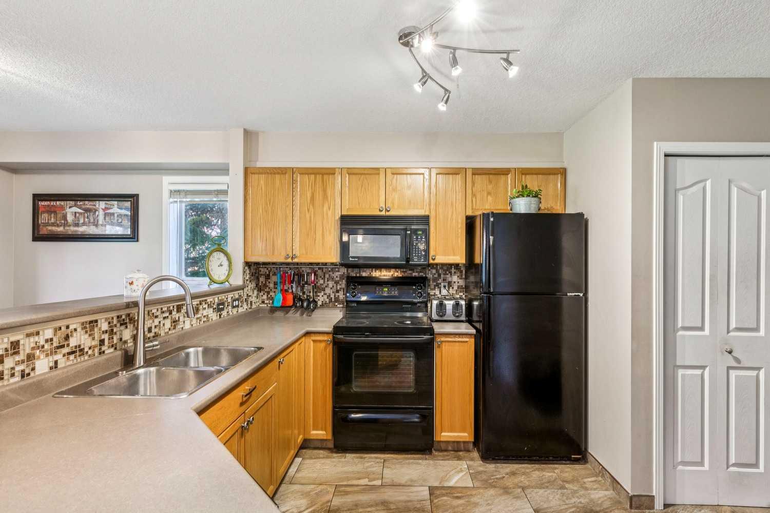 118 Citadel Meadow Gardens NW
