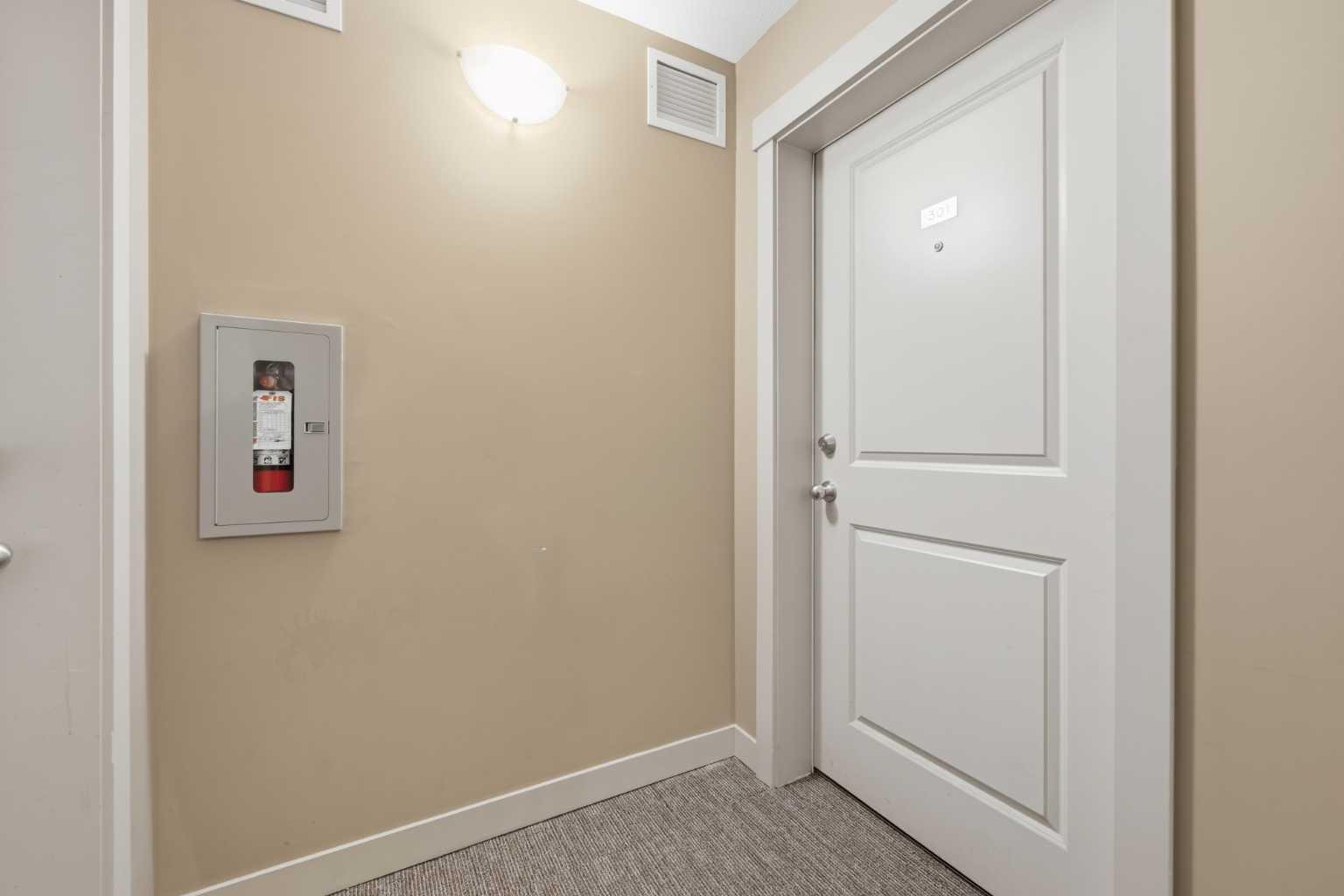 301, 15 Saddlestone Way NE