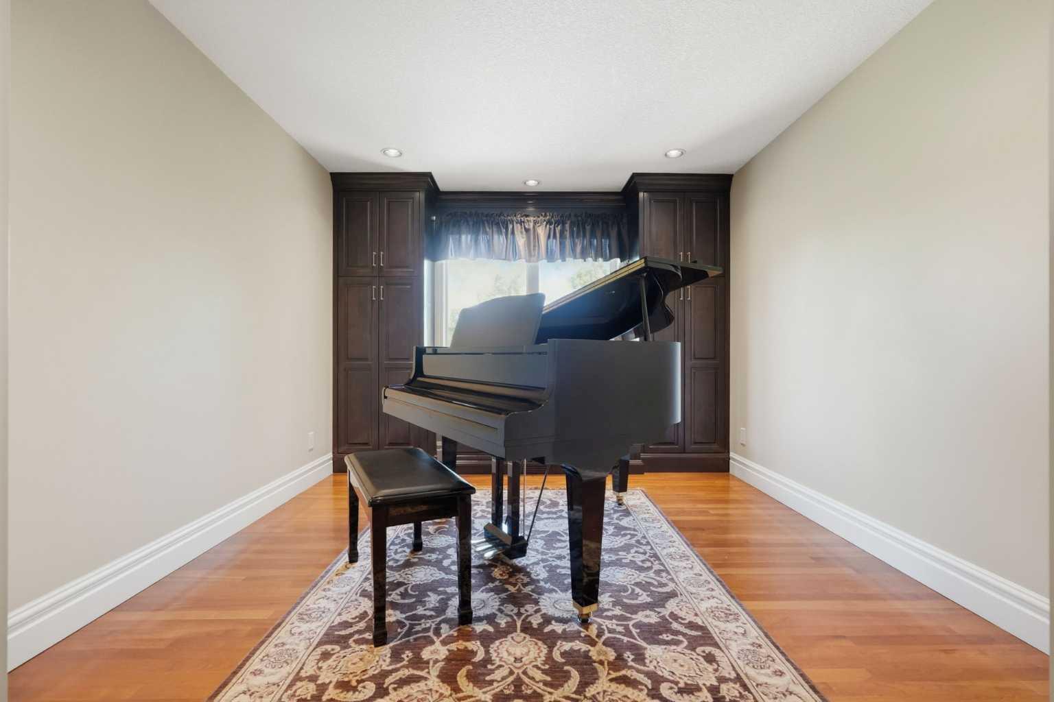 62 Christie Estate Terrace SW