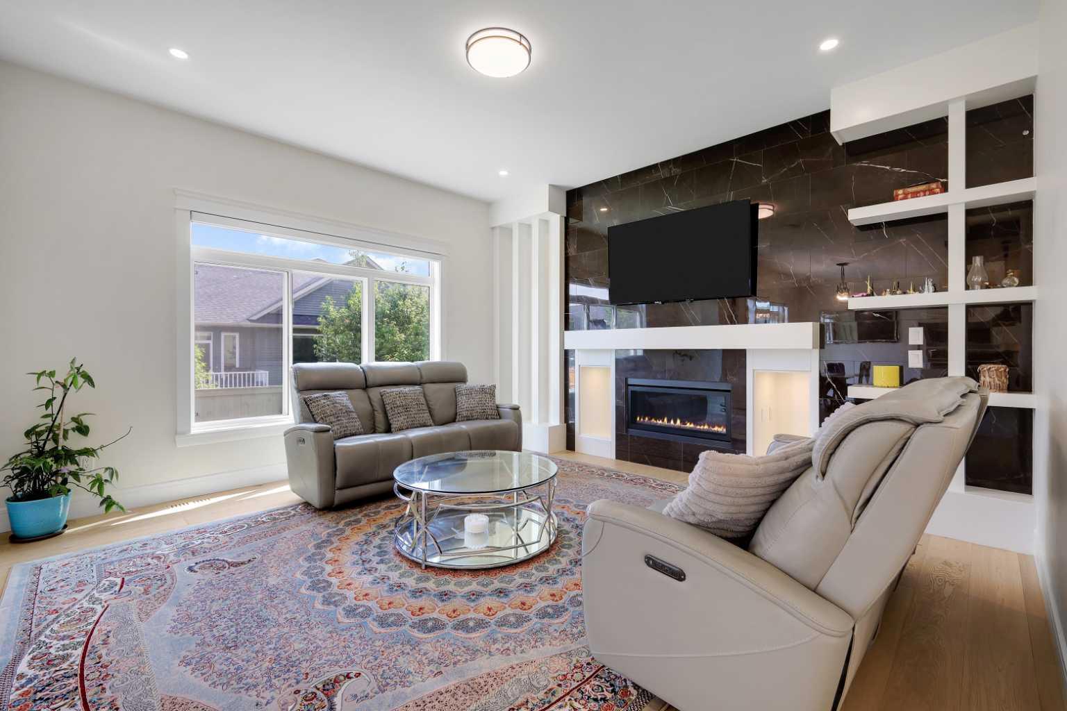 243 Coopers Cove SW