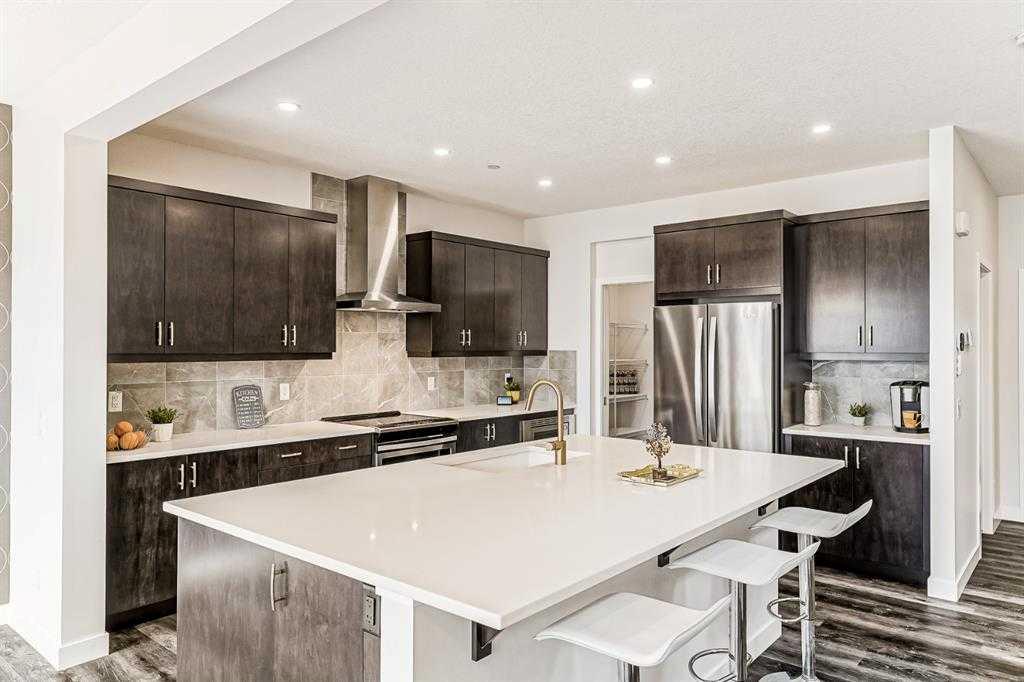22 Howse Mount NE
