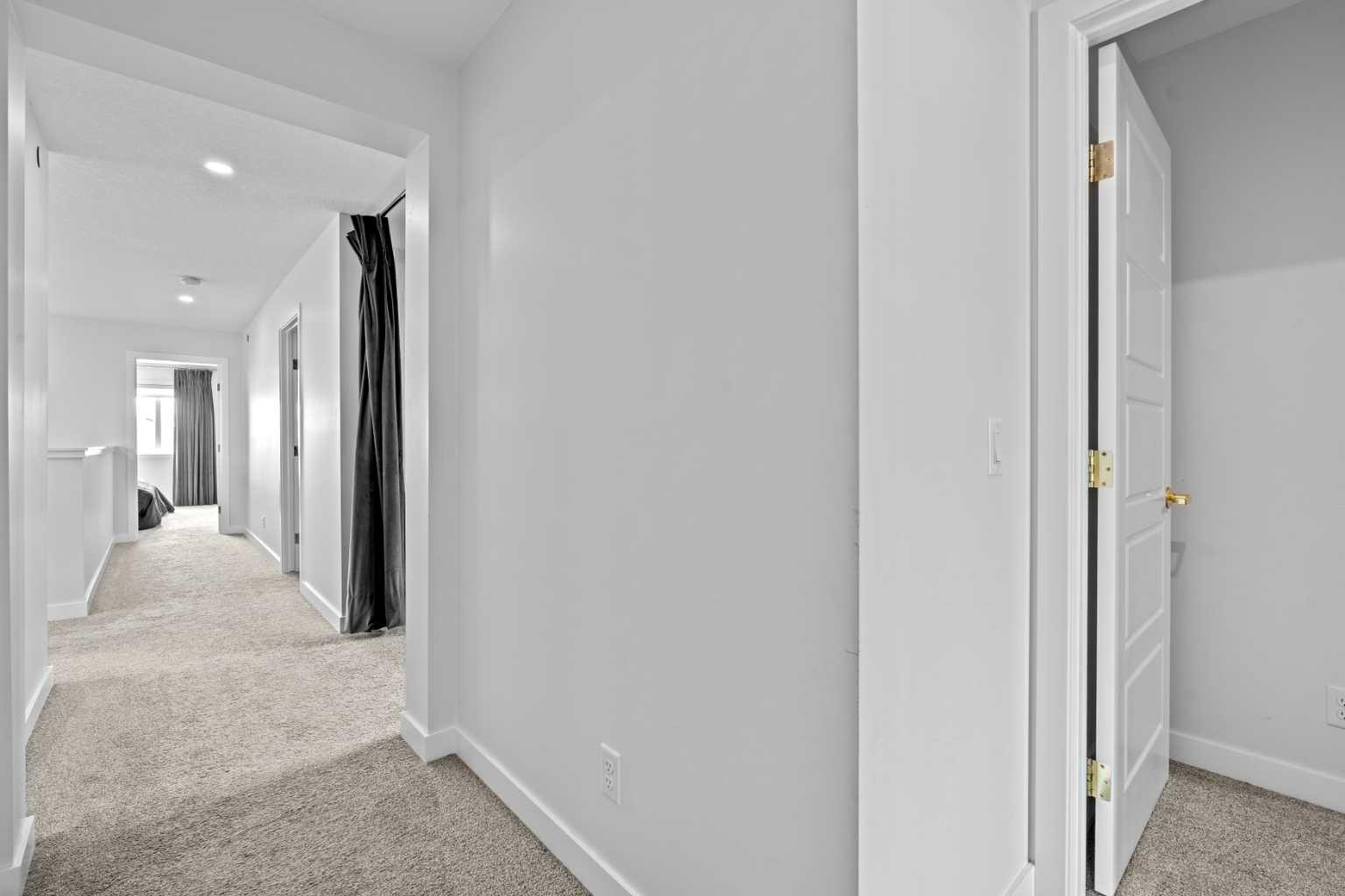 22 Howse Mount NE