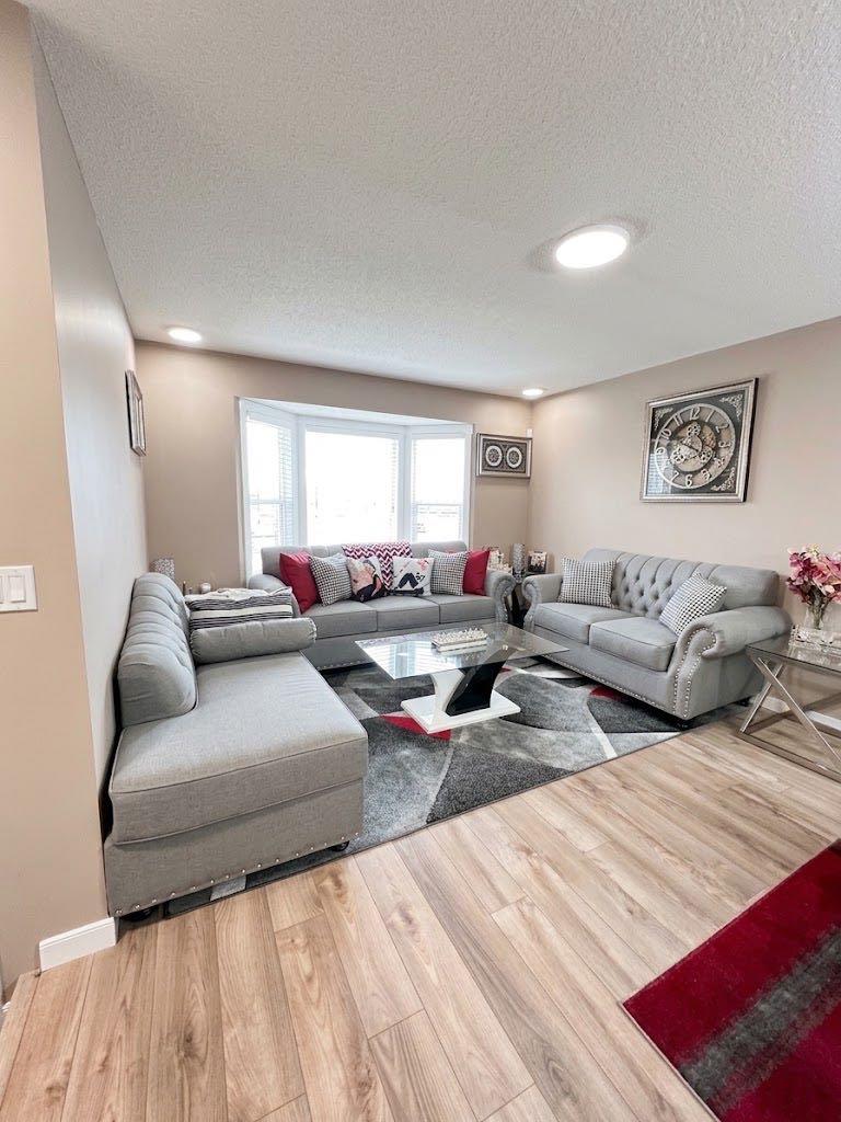 99 Tararidge Close NE