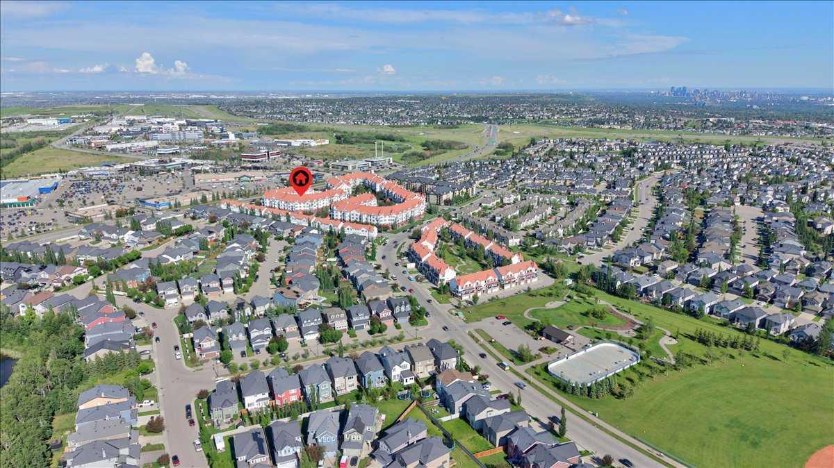 218, 30 Royal Oak Plaza NW