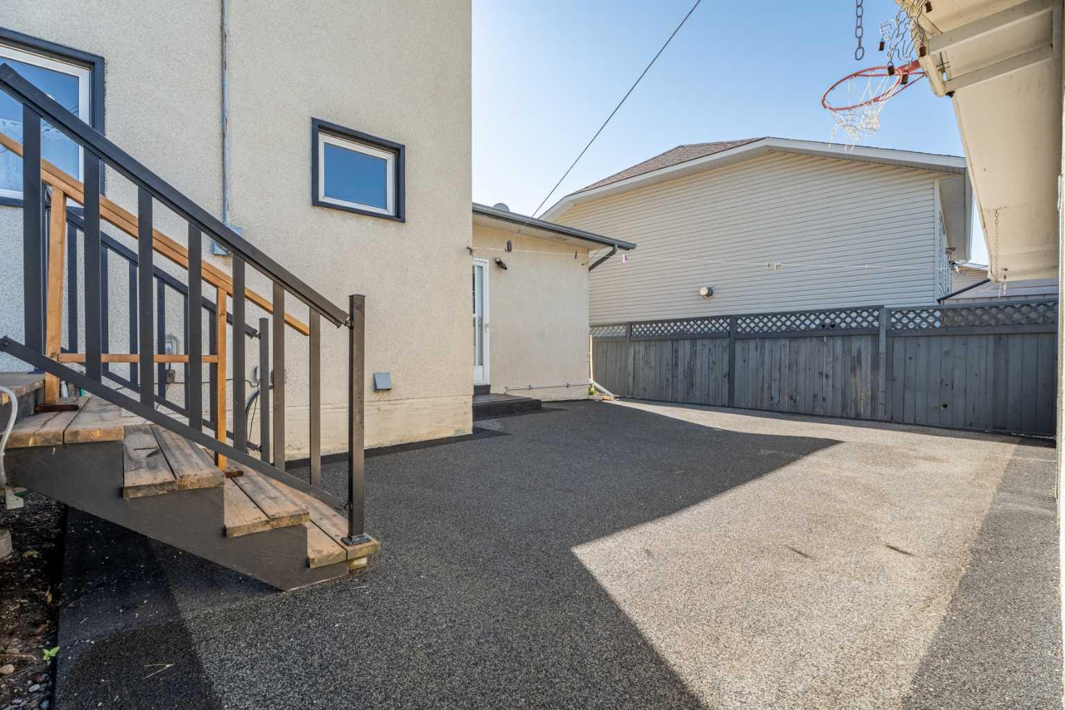 135 Queensland Road SE