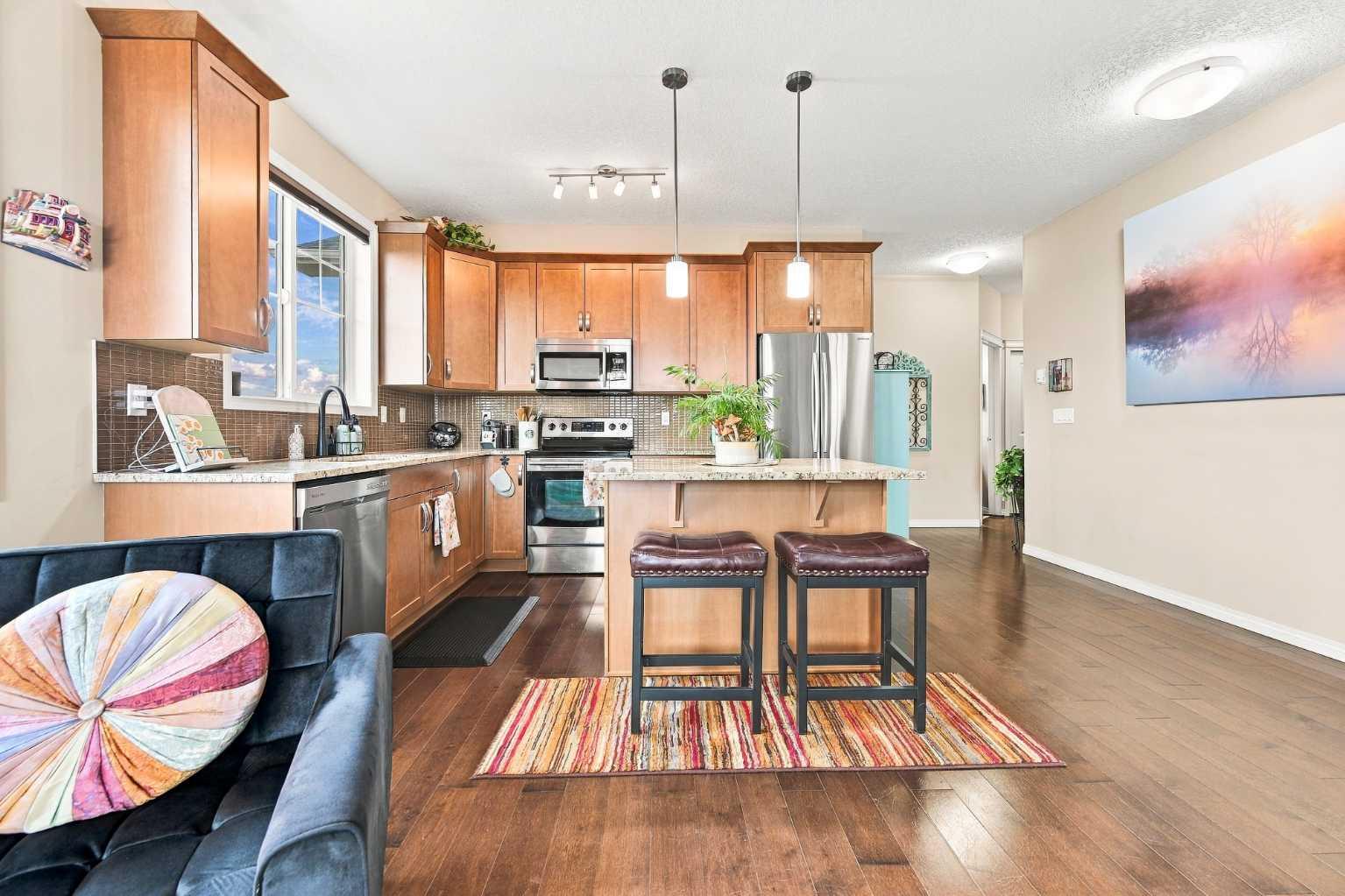 411, 406 Cranberry Park SE