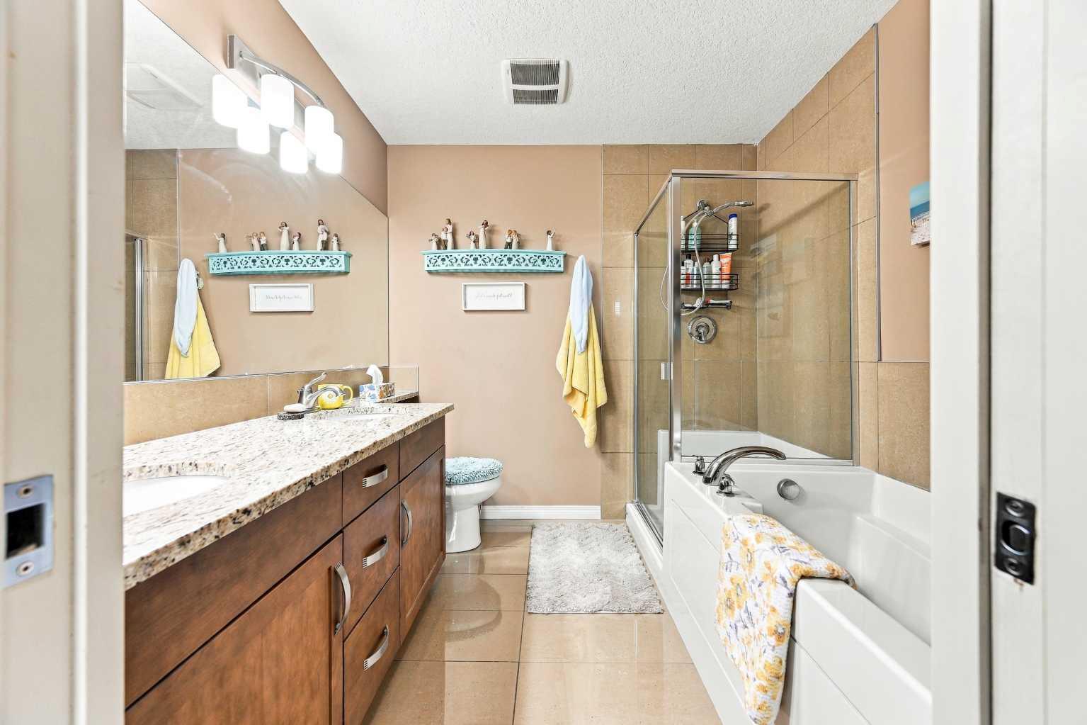 411, 406 Cranberry Park SE
