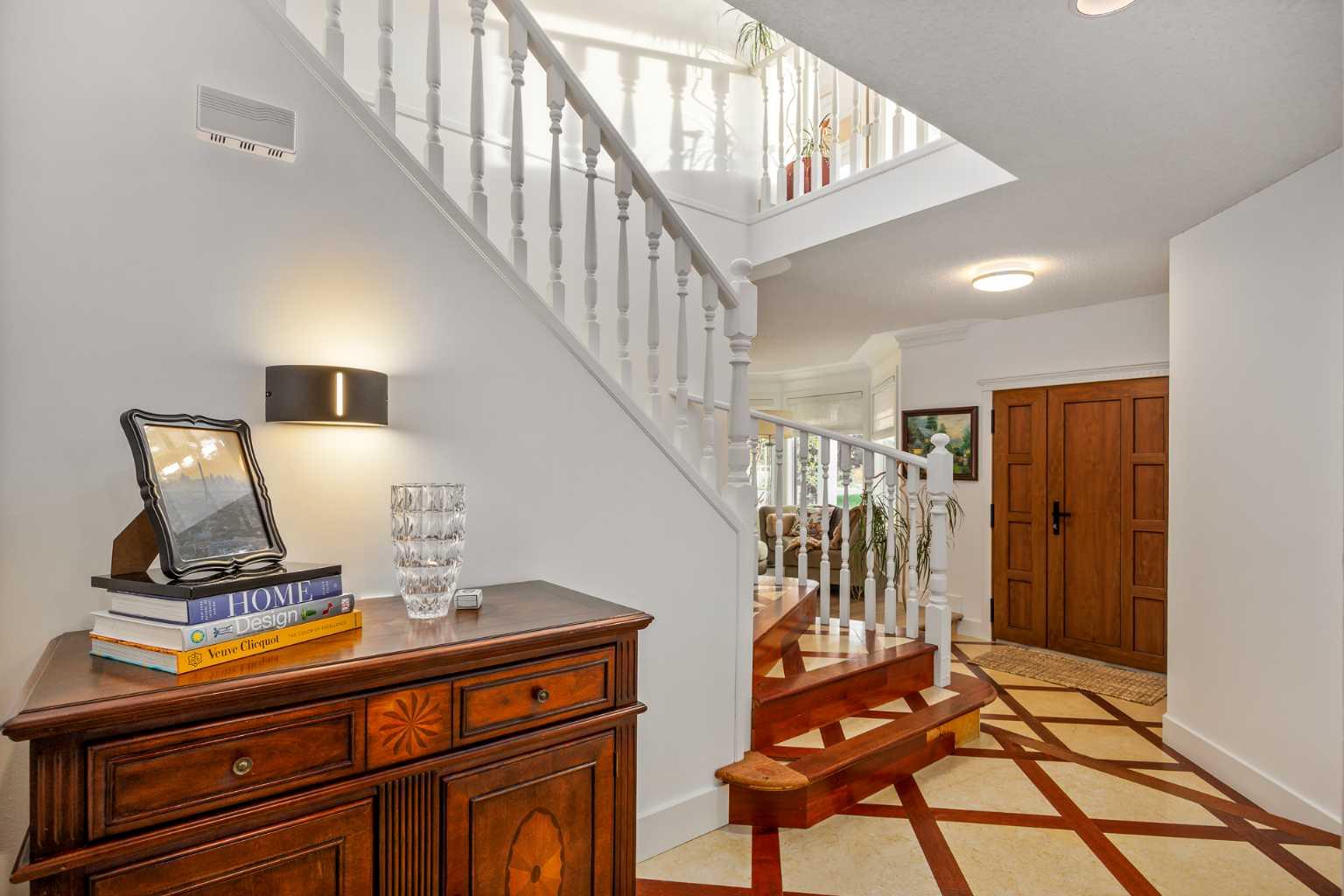 12066 Diamond View SE