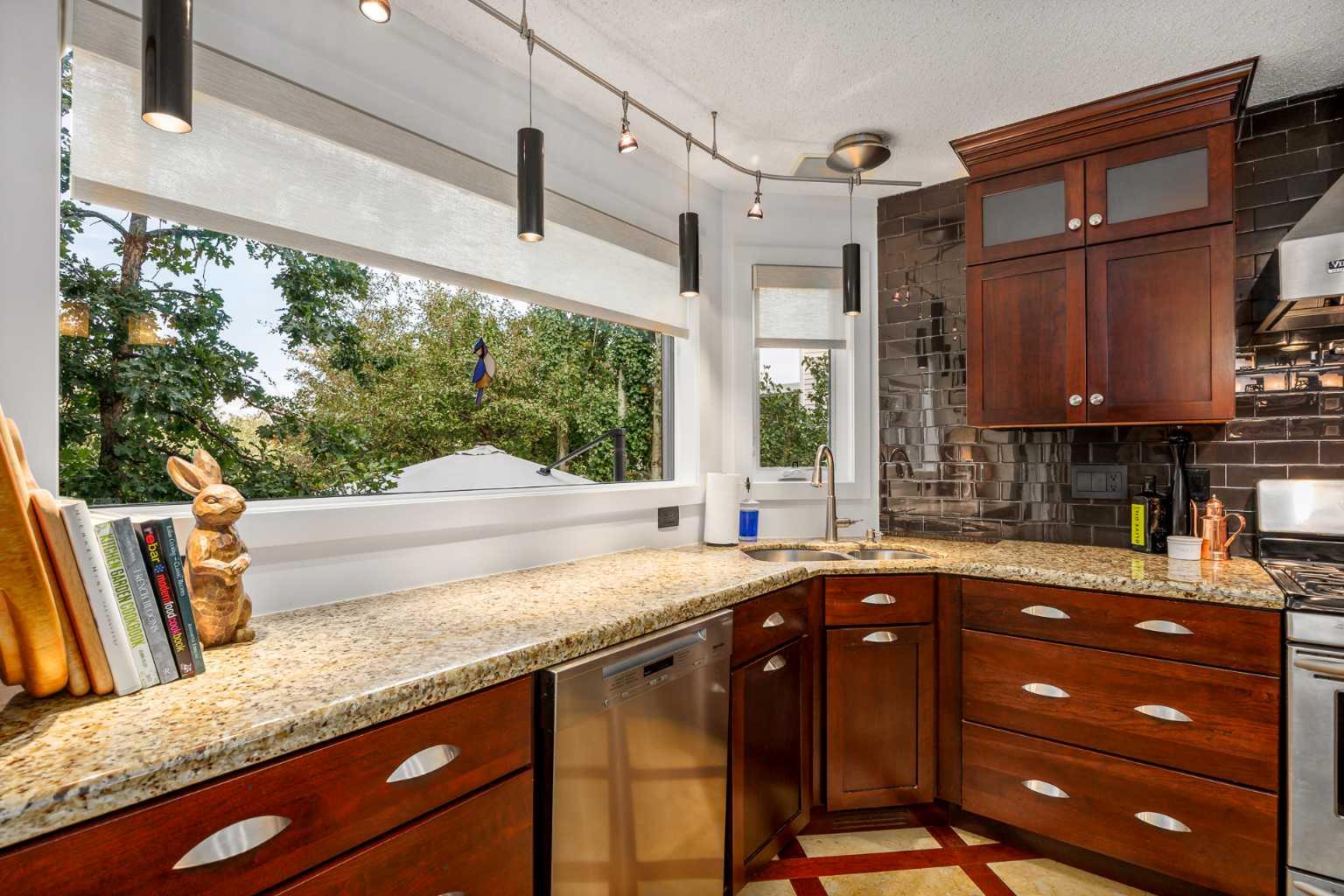 12066 Diamond View SE
