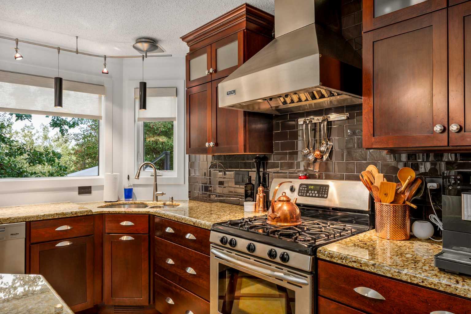 12066 Diamond View SE