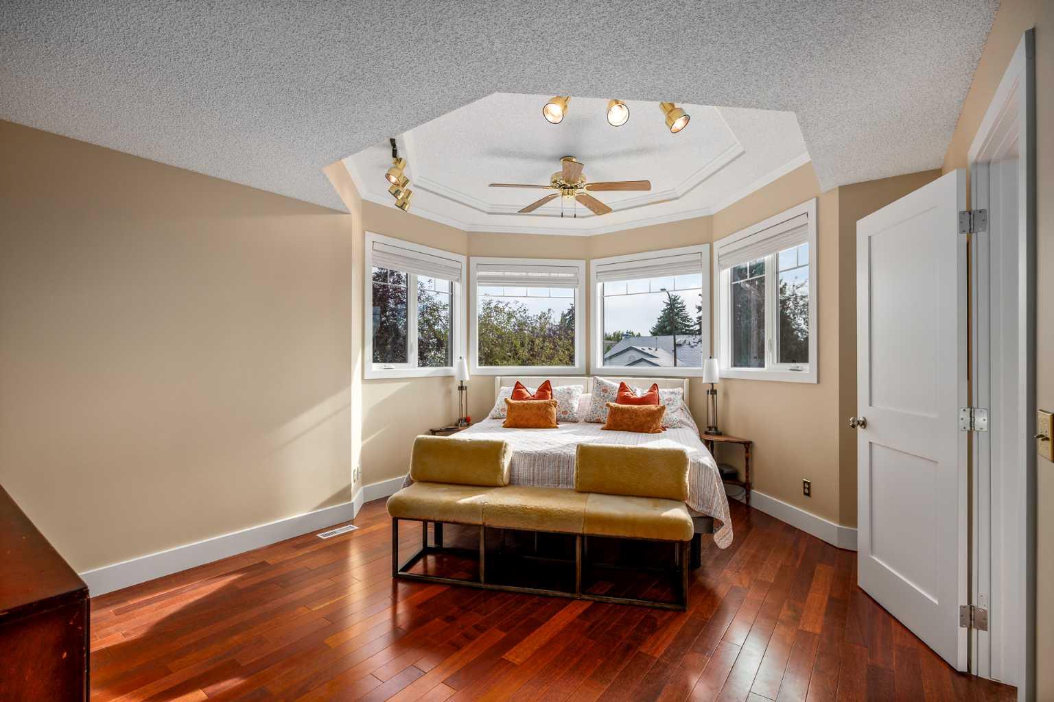 12066 Diamond View SE