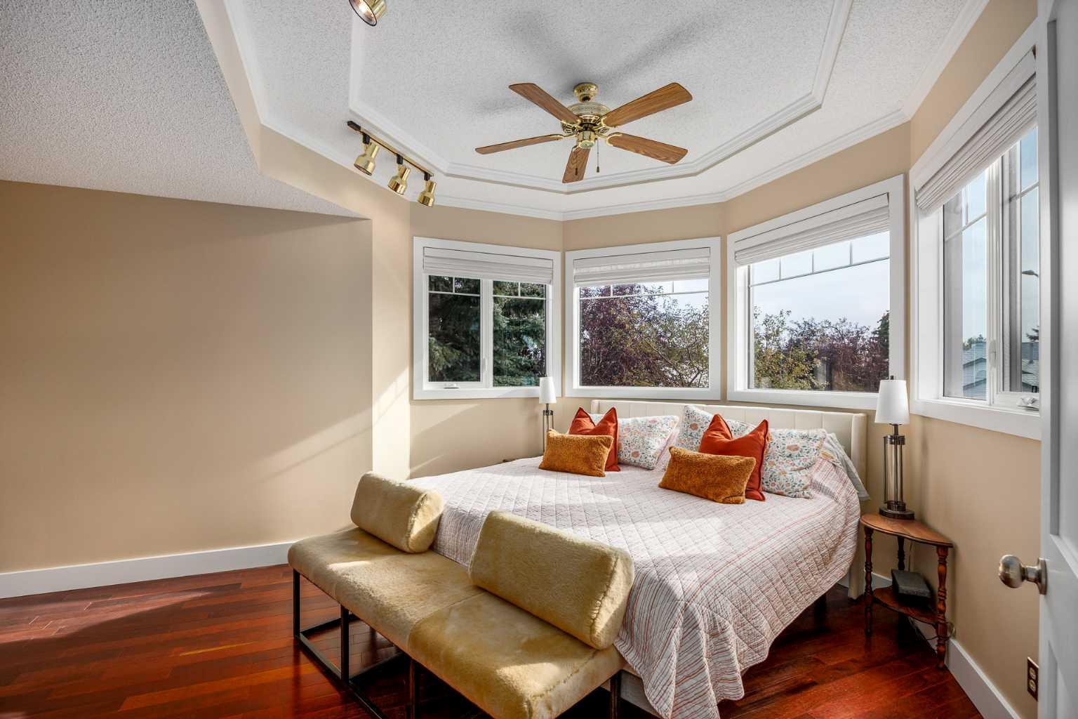 12066 Diamond View SE