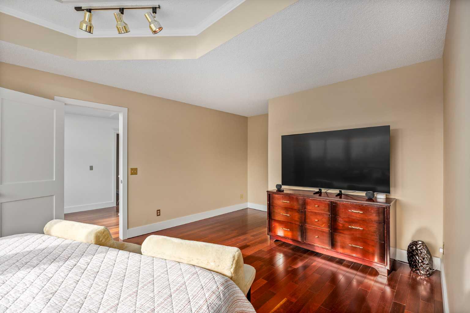 12066 Diamond View SE