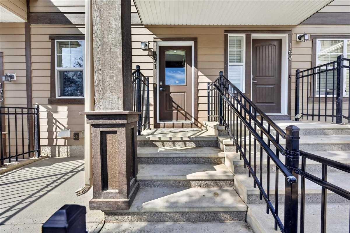 171 Evanscrest Gardens NW