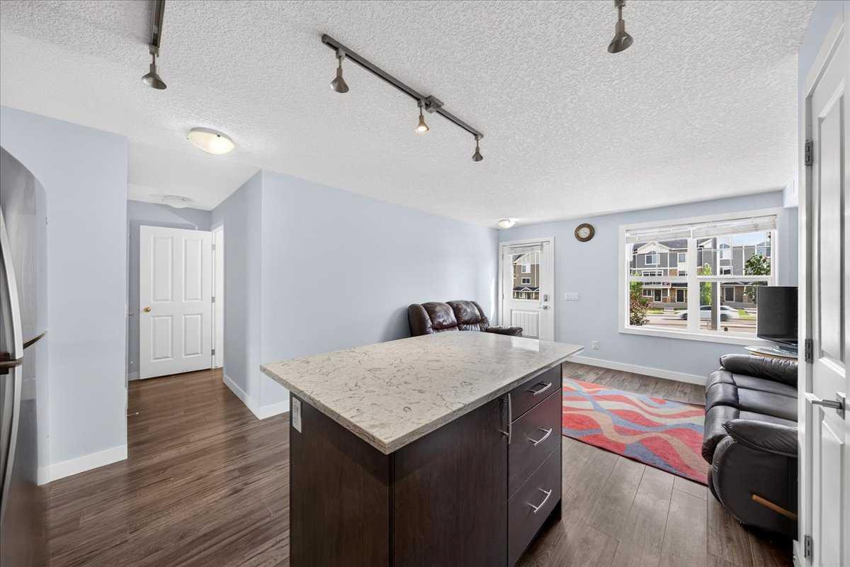 171 Evanscrest Gardens NW
