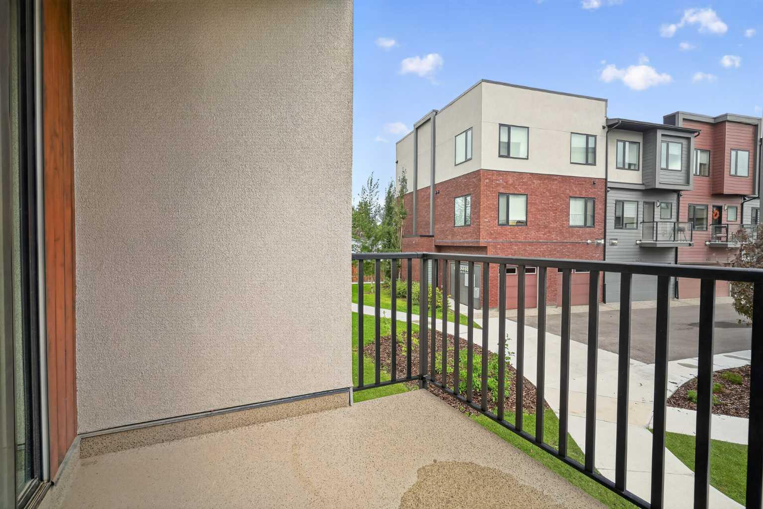 116, 81 Greenbriar Place NW