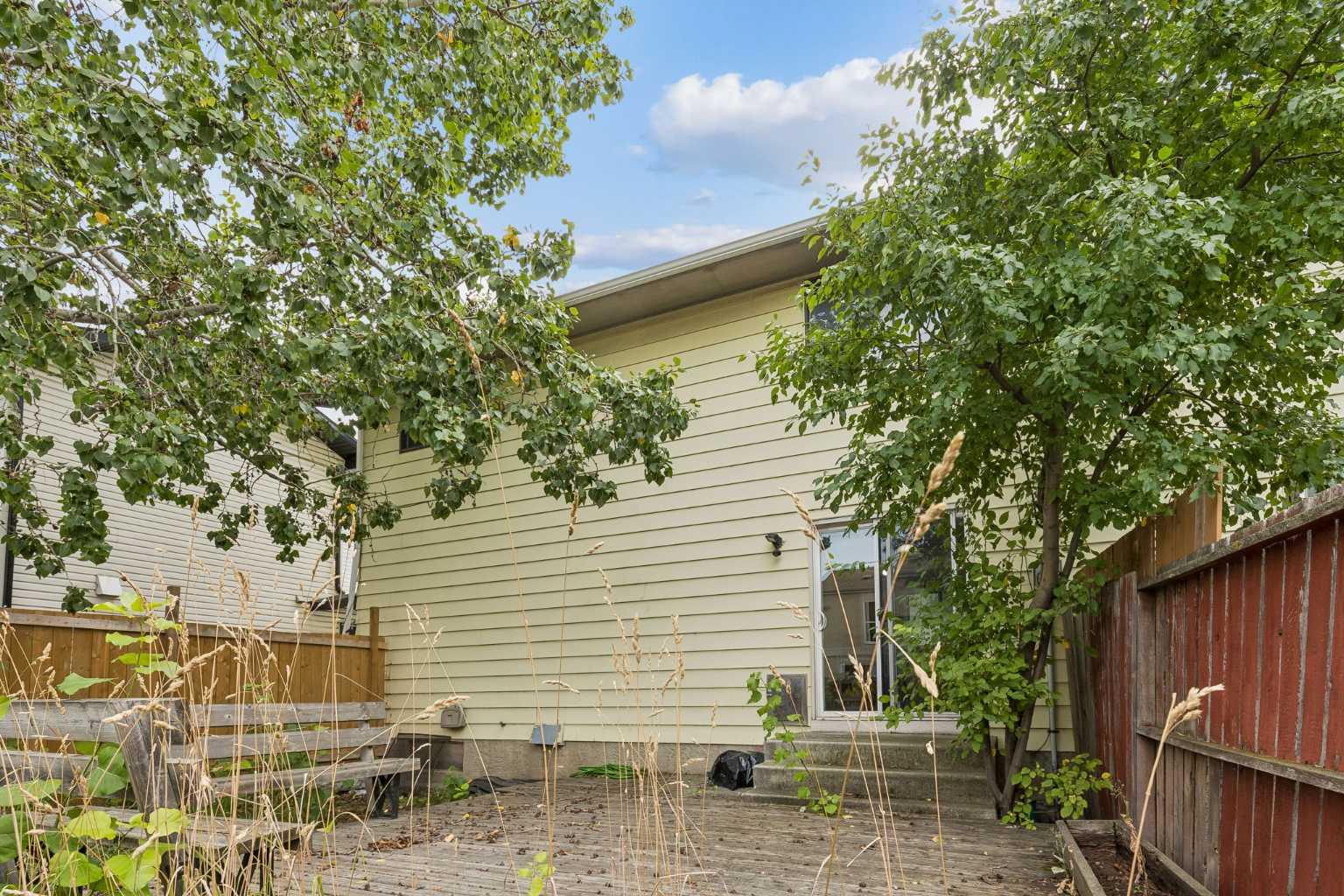 124 Pineset Place NE