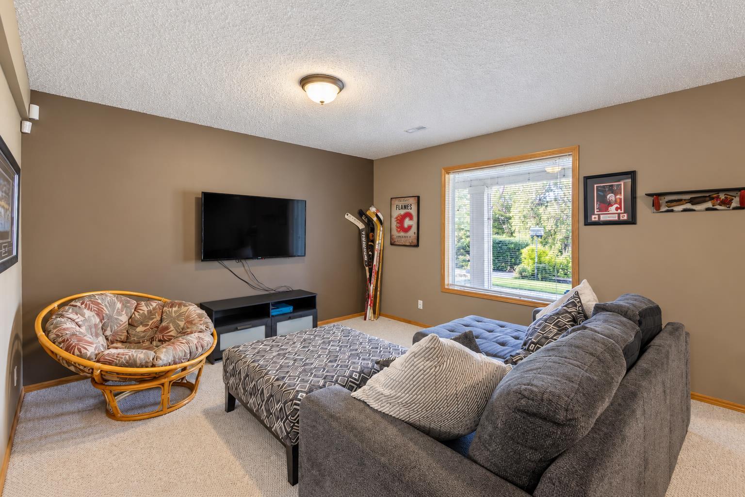 93 Tuscany Meadows Common NW